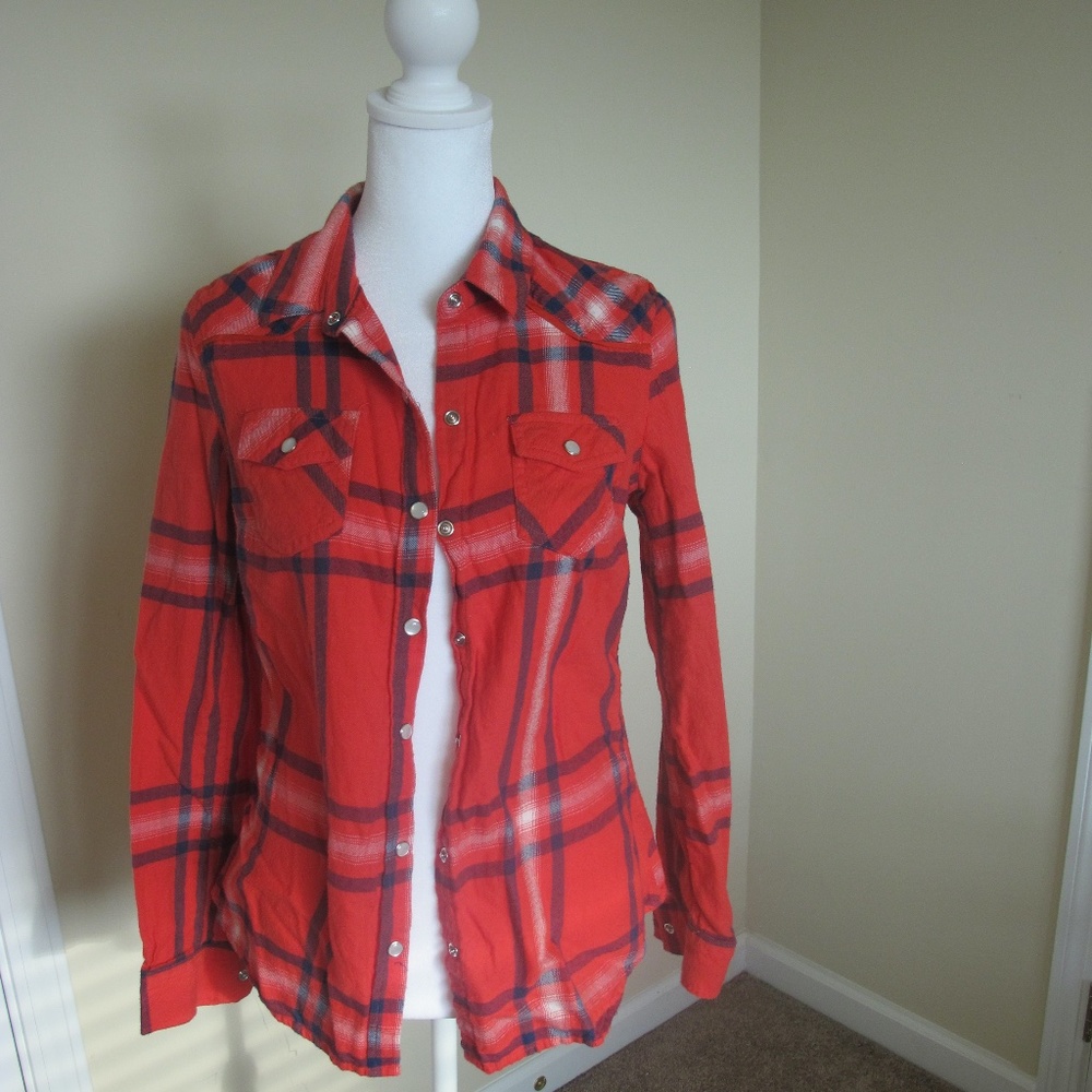Massimo Women's Long Sleeve Collared Button Down Red Shirt Size S/P  GUC